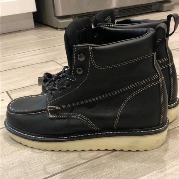 Wolverine Men's Black Boots - Picture 3 of 6